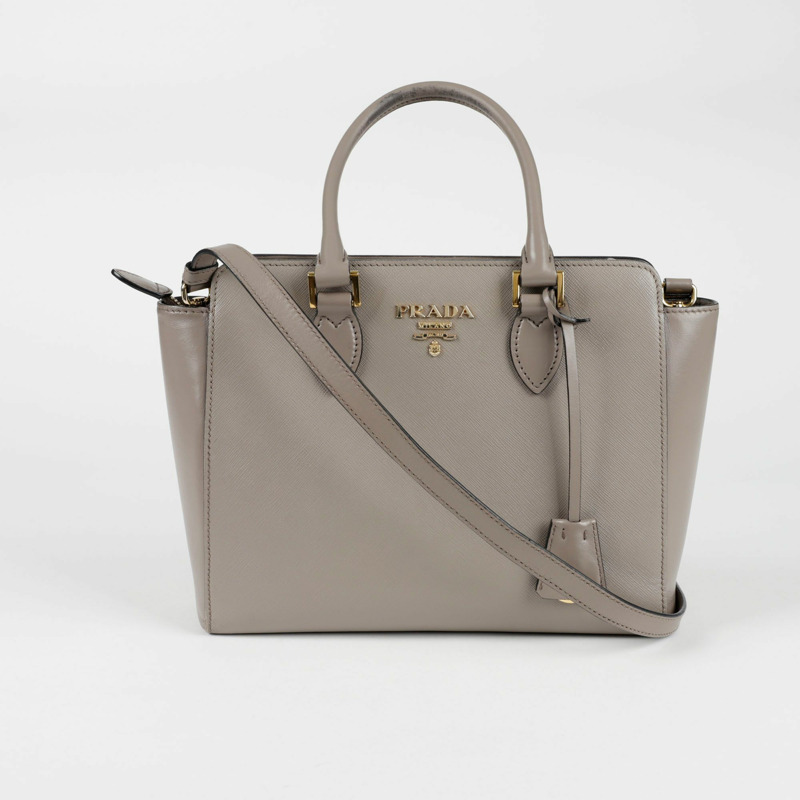 PRADA 金屬標誌托特單肩包 1BA113-0
