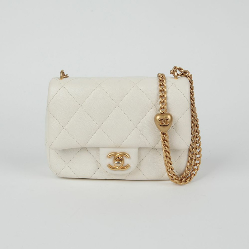 CHANEL AS3829 Caviar Classic 全新迷你心型球肩斜背包-1