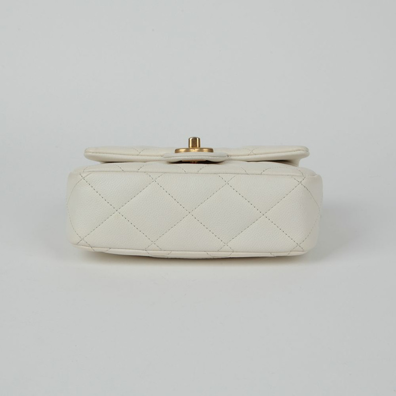 CHANEL AS3829 Caviar Classic 全新迷你心型球肩斜背包-6