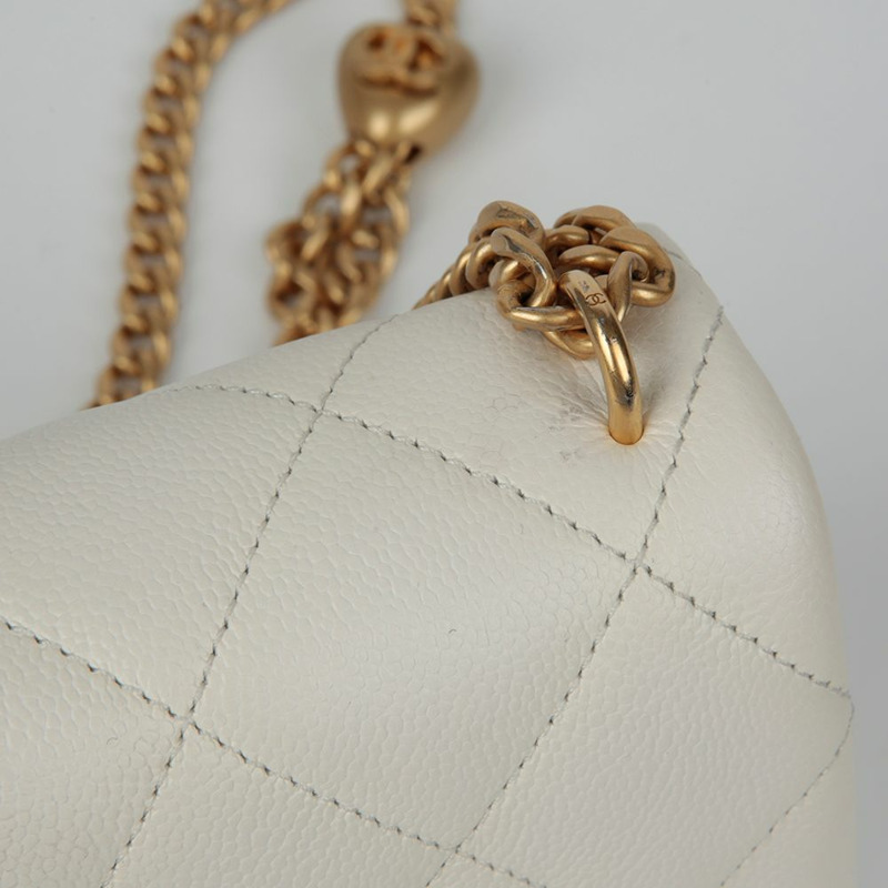 CHANEL AS3829 Caviar Classic 全新迷你心型球肩斜背包-8