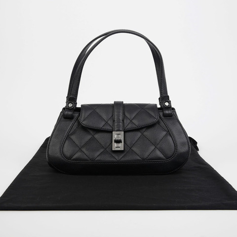 CHANEL Caviar Mademoiselle 翻蓋單肩包