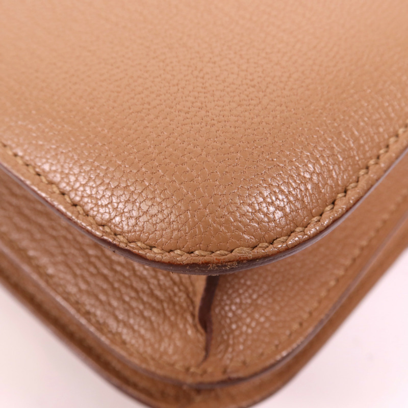 HERMES Chevre皮革Constance Mini金扣肩背袋Almond-8