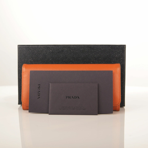 PRADA 金色標誌橘色十字紋皮革長皮夾