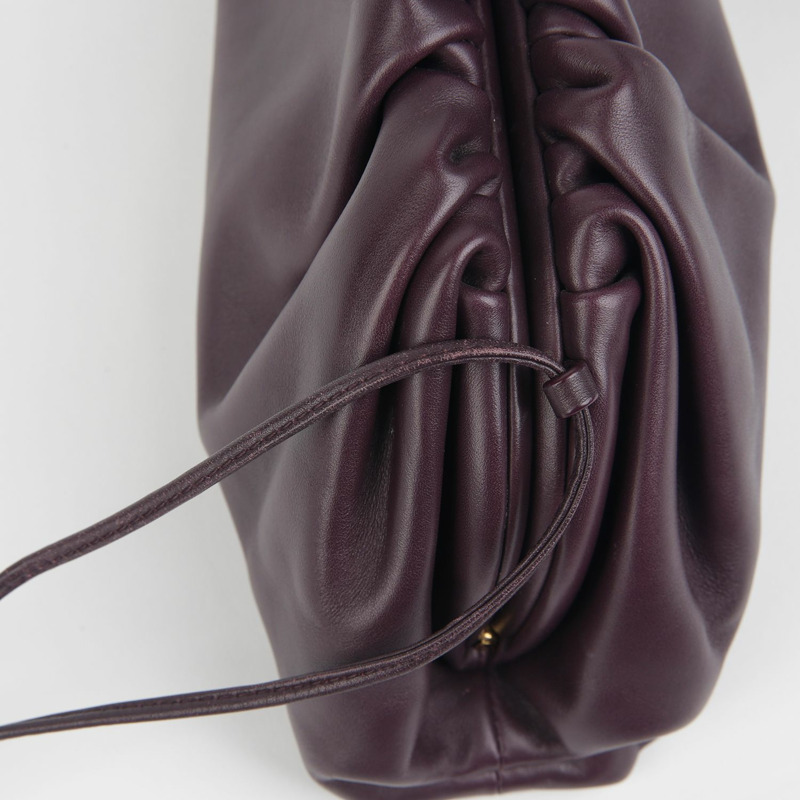 BOTTEGA VENETA 迷你斜背包 585852-3