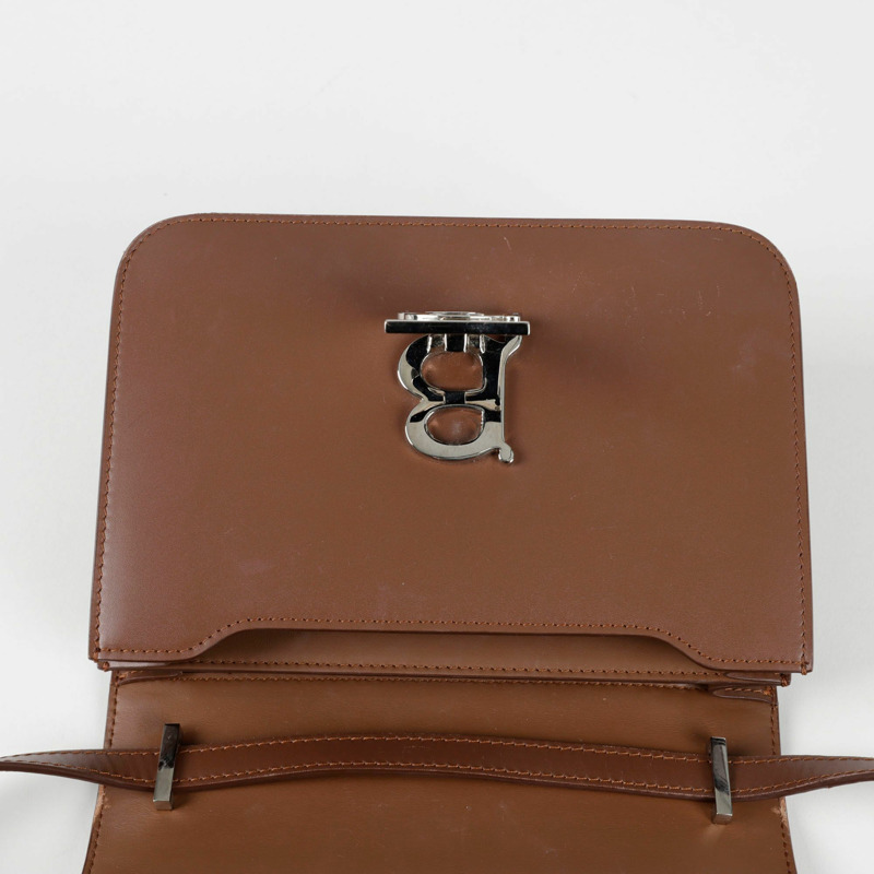 BURBERRY TB 標誌肩斜背包 8034552-15