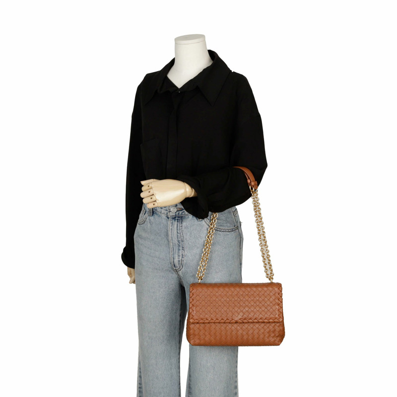 【包稅】BOTTEGA VENETA Olimpia 小號肩斜背包 386498-8