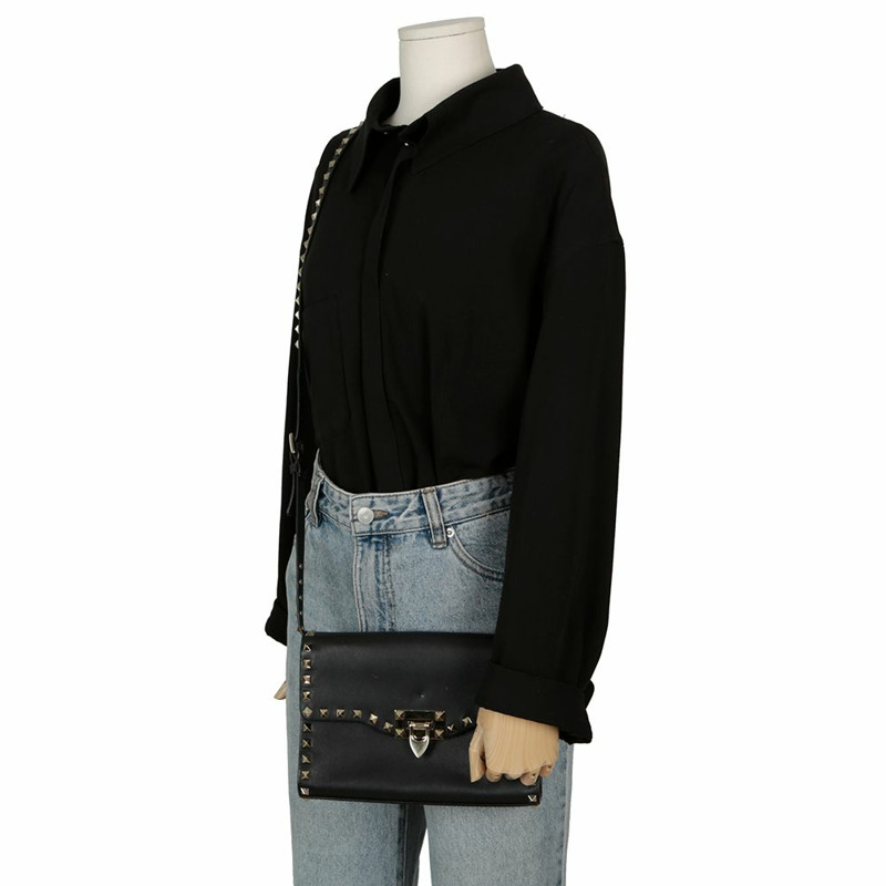 VALENTINO 2B0181 Rockstud 翻蓋肩斜背包-10