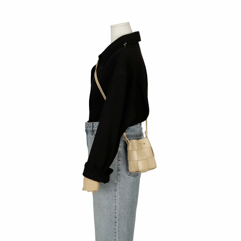 BOTTEGA VENETA Cassette 迷你水桶單肩斜背包 680217-9