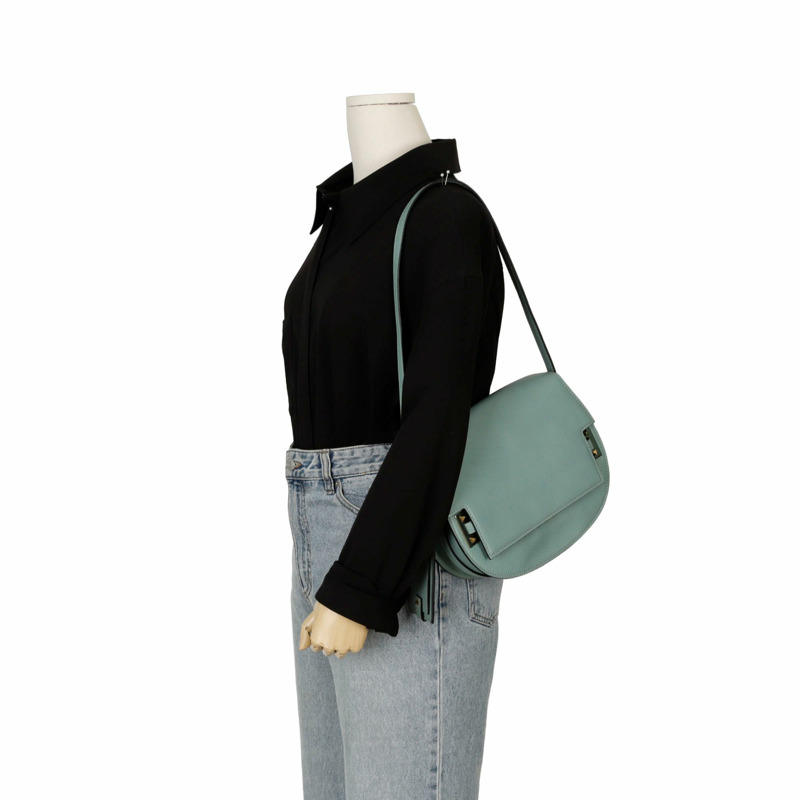 VALENTINO MW2B0133 Rockstud 圓形馬鞍形肩斜背包-11