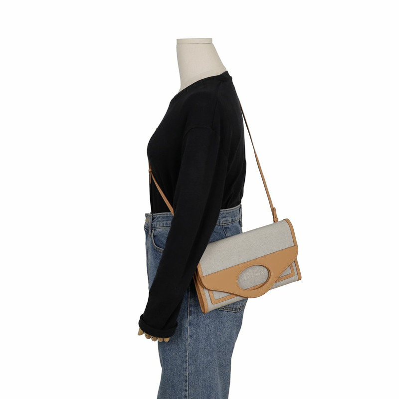 【包稅】BURBERRY Pocket Small Clutch Shoulder Bag 8041254-10