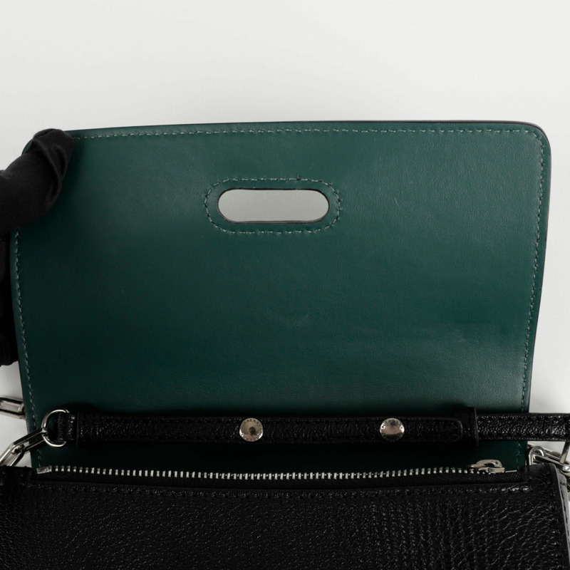 BURBERRY D 型環迷你鏈條斜背包 8004570-7