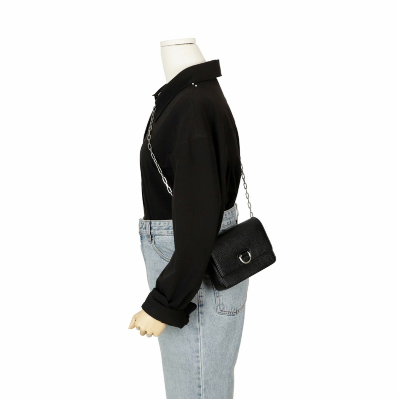 BURBERRY D 型環迷你鏈條斜背包 8004570-9