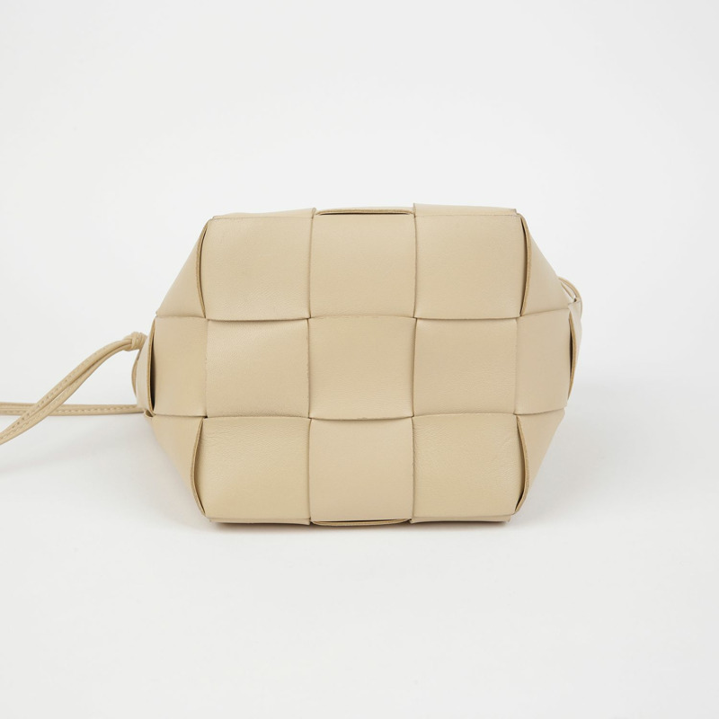 BOTTEGA VENETA 680218 Cassette Bucket 小號肩斜背包-3