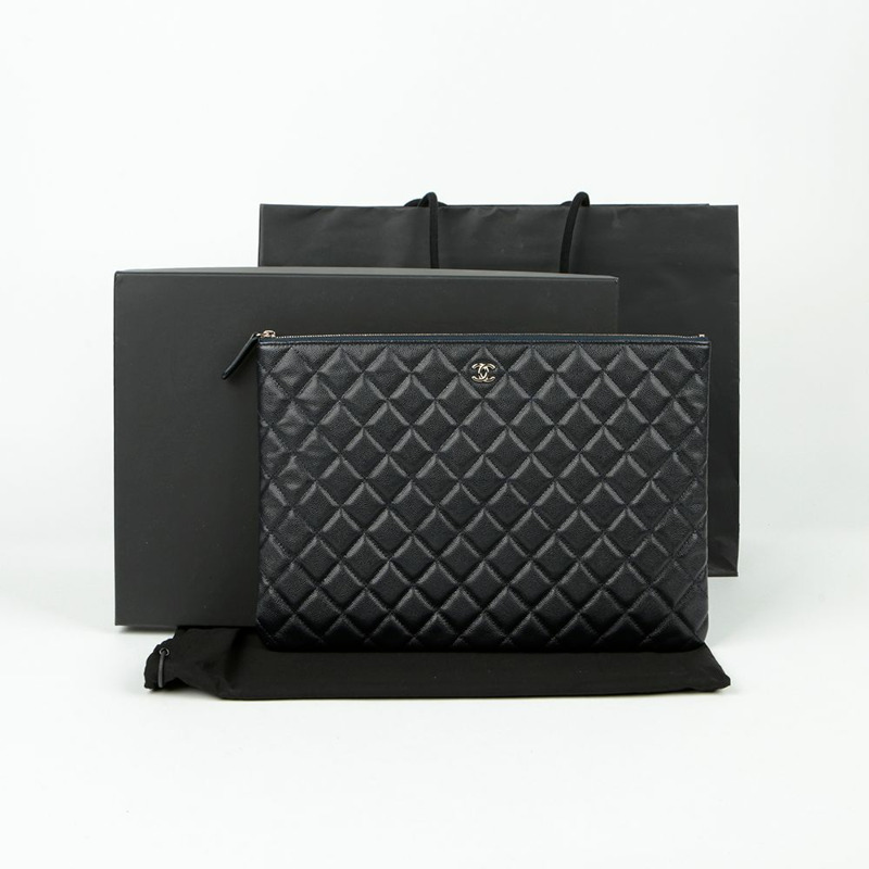 CHANEL A82552 Caviar Skin 經典大手拿包-0