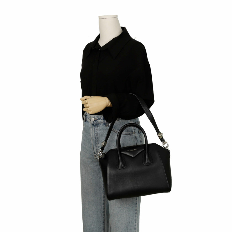 GIVENCHY Antigona 小號托特單肩包 BB05102012-11
