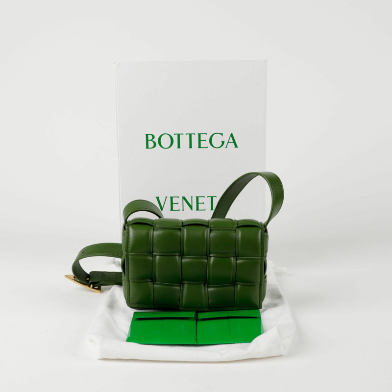 【包稅】BOTTEGA VENETA 717506 帶襯墊卡帶小號單肩斜挎包-0