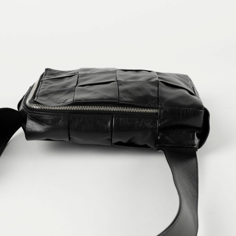 BOTTEGA VENETA 701366 Cassette 迷你露跟斜背包-5