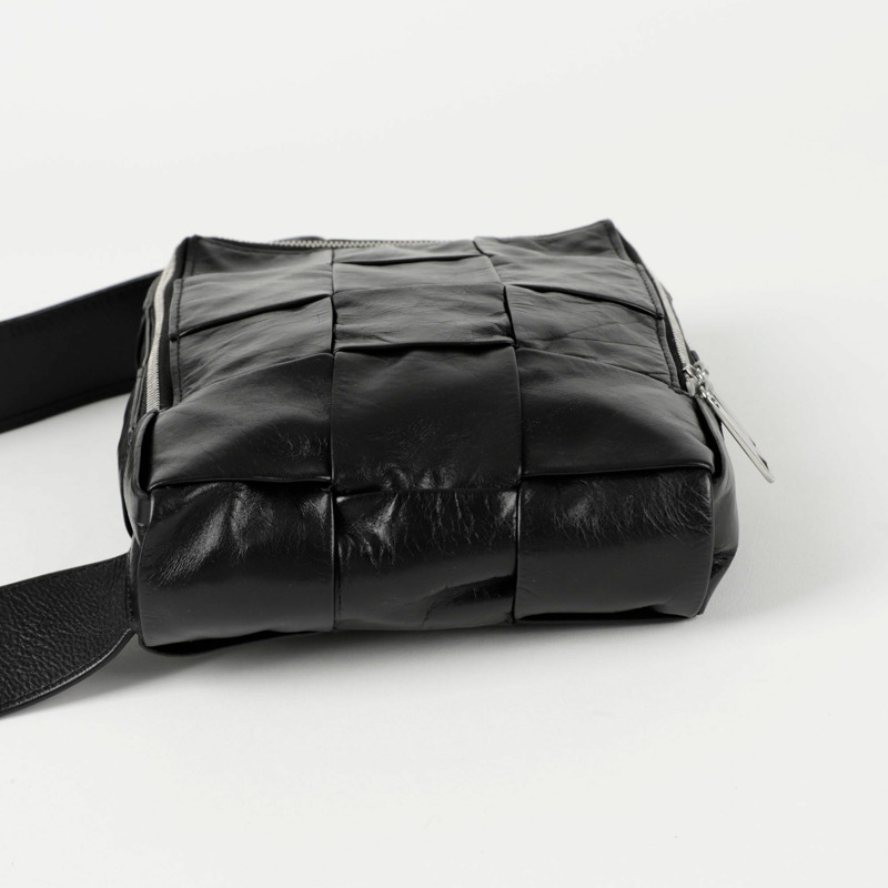 BOTTEGA VENETA 701366 Cassette 迷你露跟斜背包-6