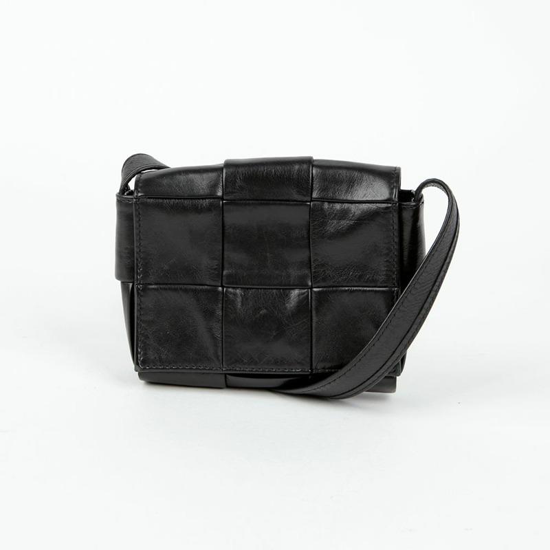 BOTTEGA VENETA Intrecciato Candy Cassette 迷你斜背包 667048-1