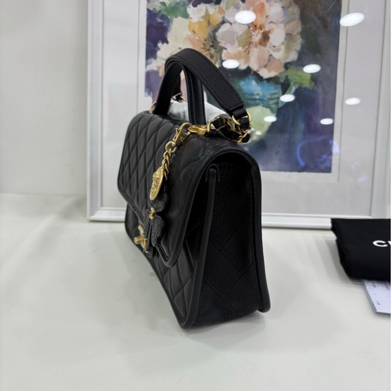Chanel香奈兒 25B黑金荔枝皮金幣四葉草郵差包！晶片款 全新10.14購證-4