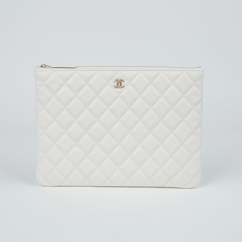CHANEL Caviar Skin 經典新款中型手拿包 A82545-1