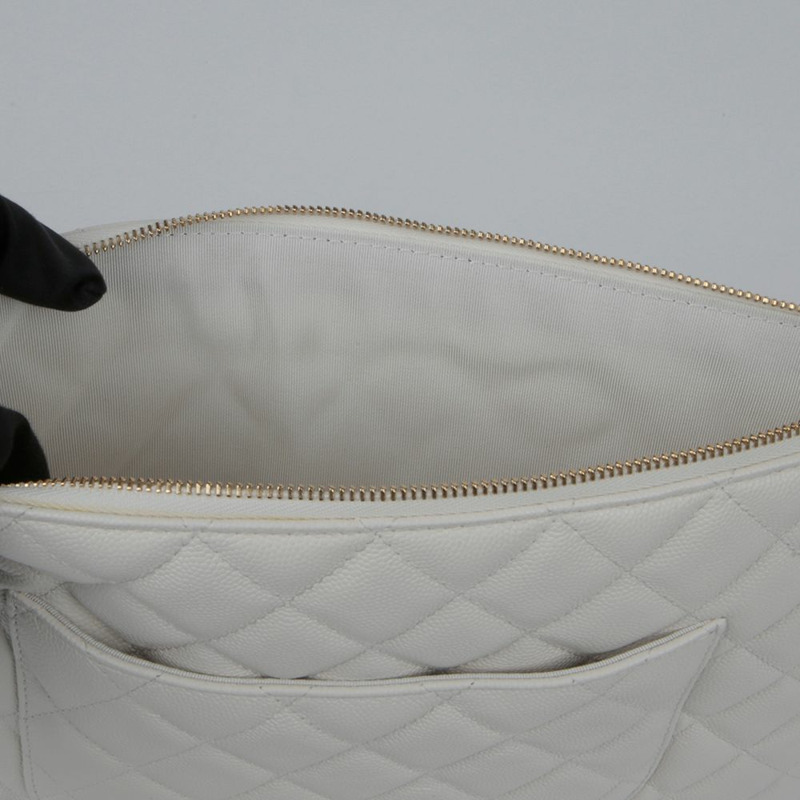 CHANEL Caviar Skin 經典新款中型手拿包 A82545-10