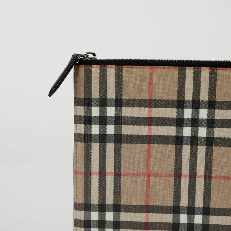 BURBERRY Edin 背帶袋 8016615-2