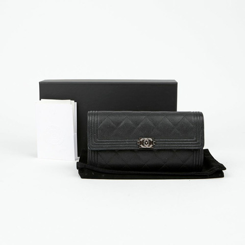 CHANEL Caviar Skin Boy 經典長版皮夾 A80286