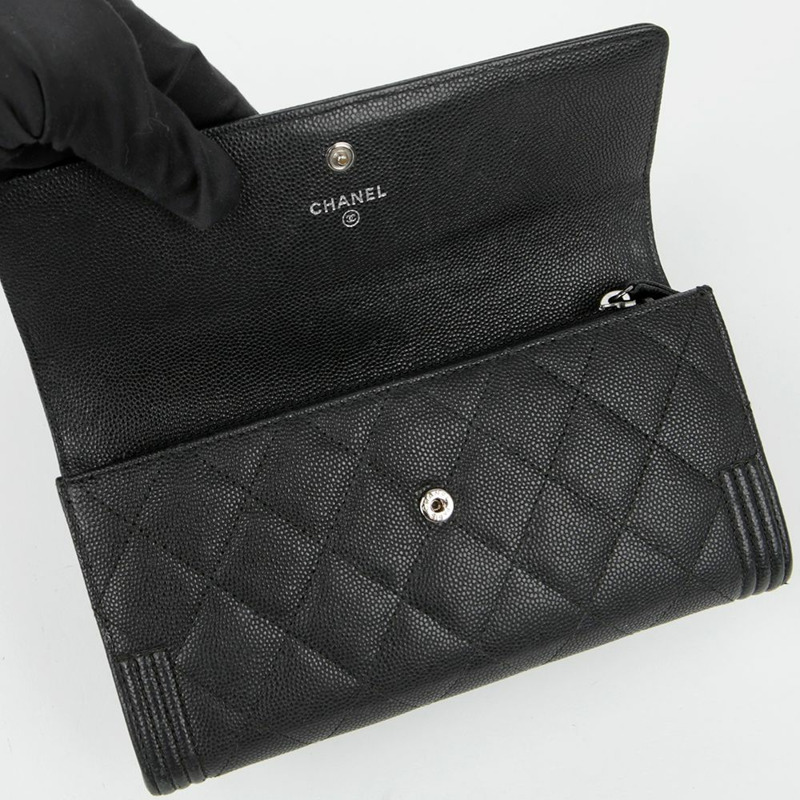CHANEL Caviar Skin Boy 經典長版皮夾 A80286-12