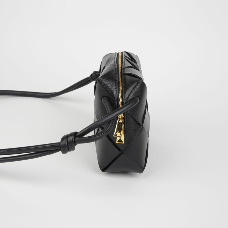 BOTTEGA VENETA Cassette 小型相機單肩斜背包 709417-2