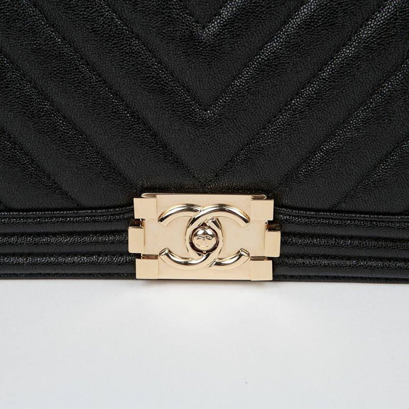 CHANEL Caviar Skin Boy 中型單肩斜背包 A67086-2