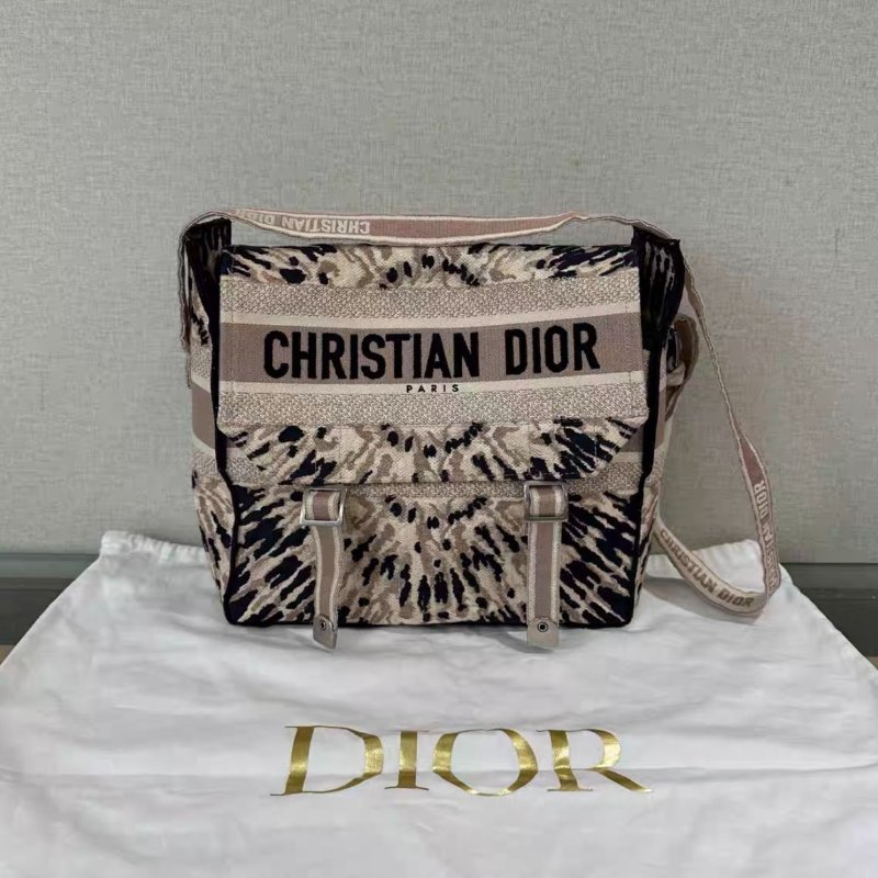 DIOR 萬花筒刺繡斜背郵差肩背斜背包 28*25*12 99新配件塵袋-1