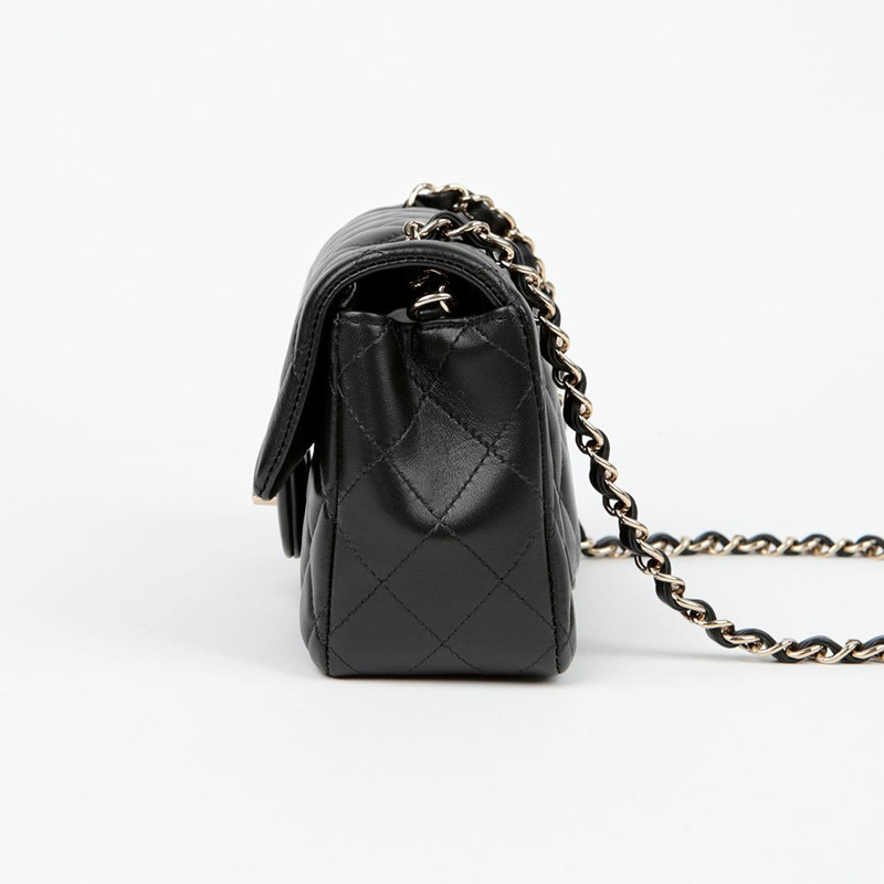CHANEL 經典新款迷你肩斜背包 A69900-4
