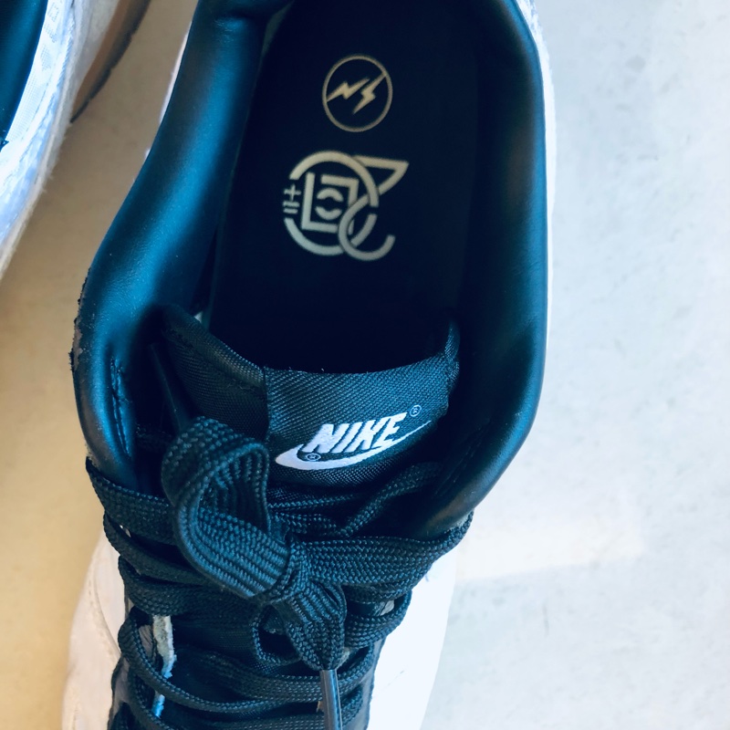 NIKE 耐吉 Nike x Fragment Design x Clot 白絲綢 刮刮樂 閃電 刺繡 半透明 白黑 FN0315-110 尺寸UK9-5