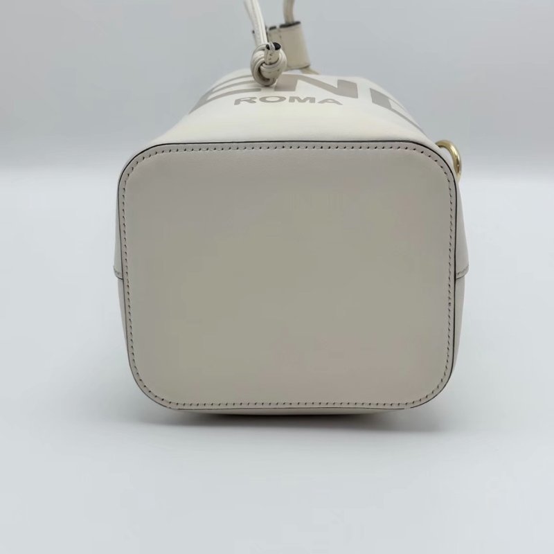 FENDI 白色MonTresor小水桶肩背斜背包 12*18*10 98新配件塵袋-4
