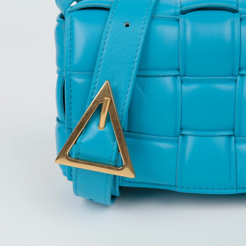 【包稅】BOTTEGA VENETA 附襯墊卡附小號單肩斜背包 717506-2