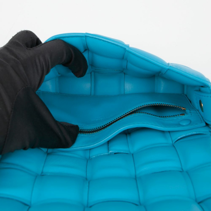 【包稅】BOTTEGA VENETA 附襯墊卡附小號單肩斜背包 717506-10