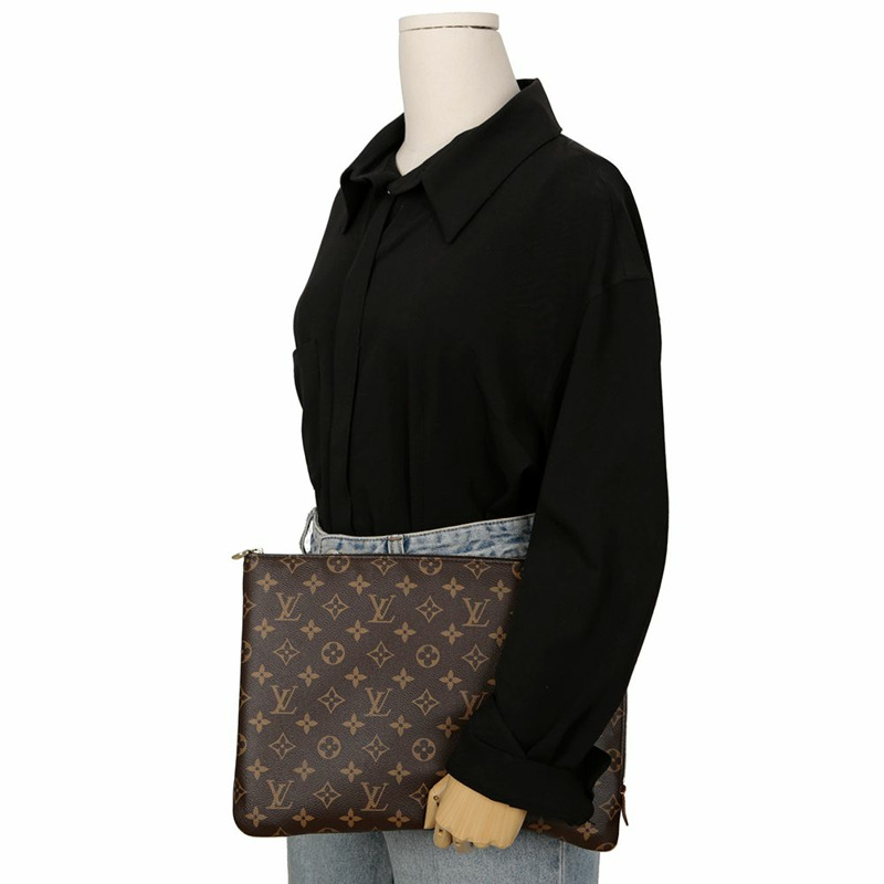 LOUIS VUITTON Etuit Voyage MM 手拿包 M44499-9