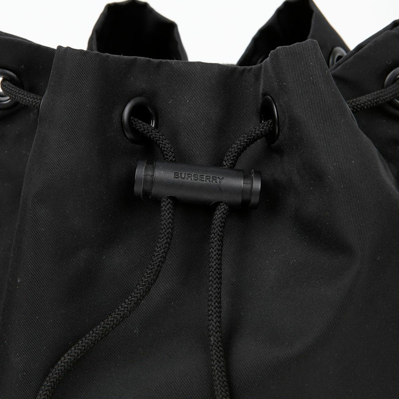 BURBERRY 抽繩 Foibe 水桶包 8032188-2