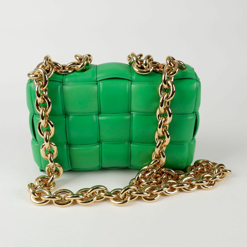 BOTTEGA VENETA 鏈條卡式肩斜背包 631421-3
