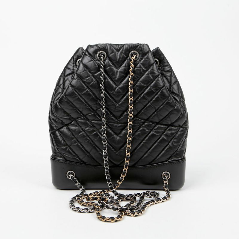 CHANEL Gabrielle Chevron 中型背包 A94502-3