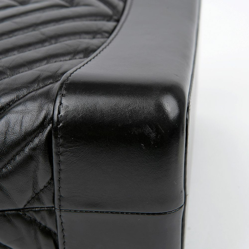 CHANEL Gabrielle Chevron 中型背包 A94502-6