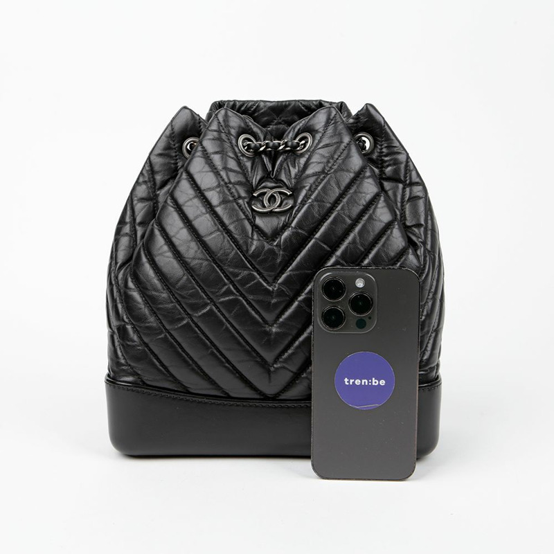 CHANEL Gabrielle Chevron 中型背包 A94502-7
