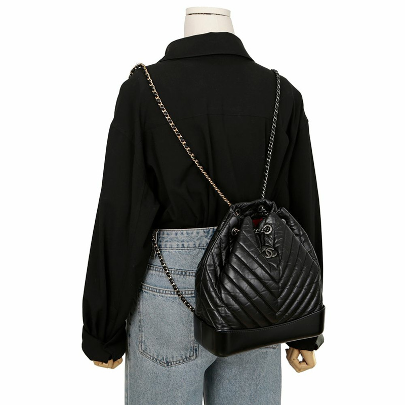 CHANEL Gabrielle Chevron 中型背包 A94502-9
