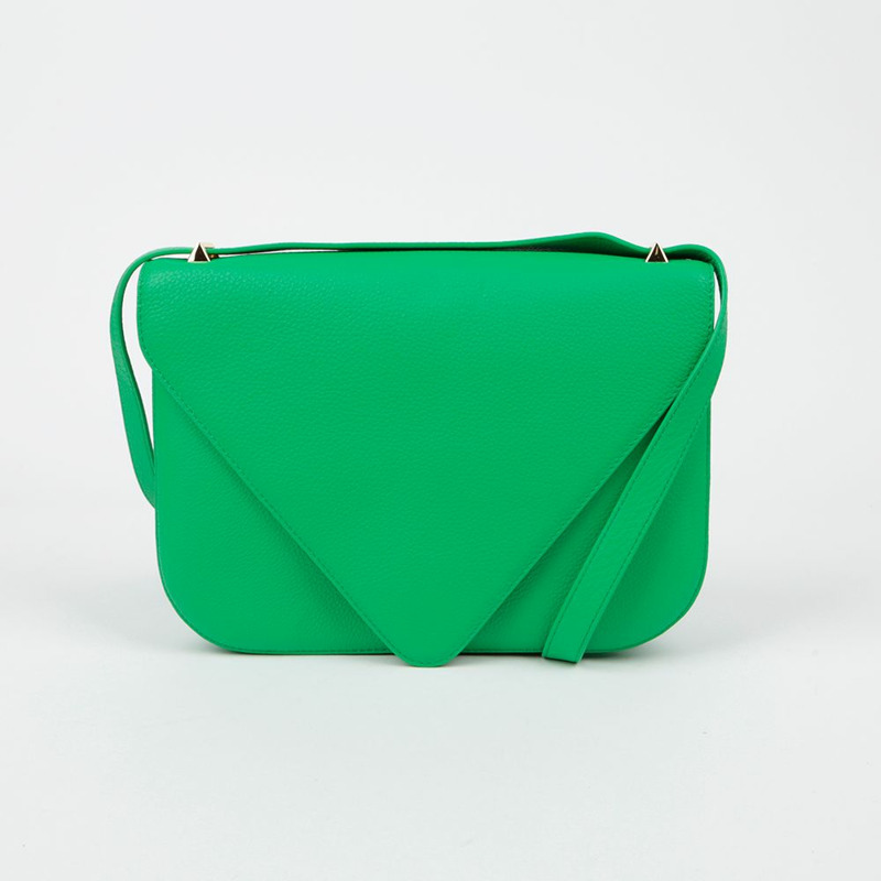 BOTTEGA VENETA 信封式粗體肩背包 667398-1
