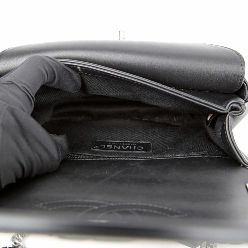 CHANEL A69993 CC 標誌孔眼圓形翻蓋肩斜背包-8