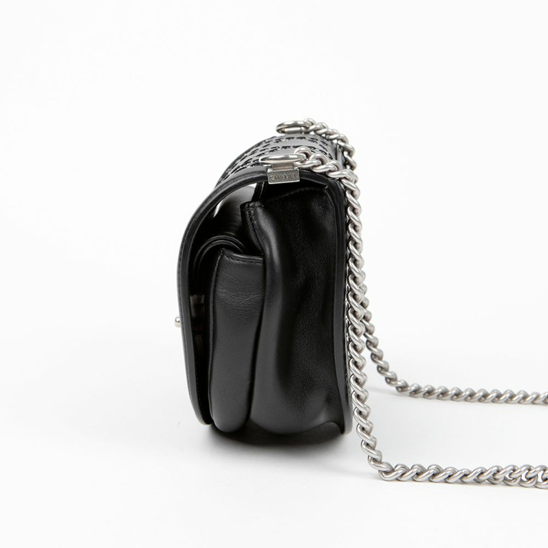 【包稅】CHANEL A69993 CC Logo 鏤空圓形翻蓋肩斜背包-4