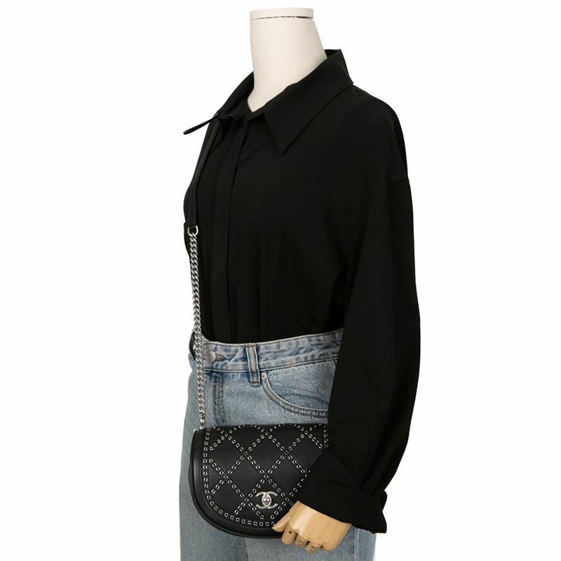 【包稅】CHANEL A69993 CC Logo 鏤空圓形翻蓋肩斜背包-9