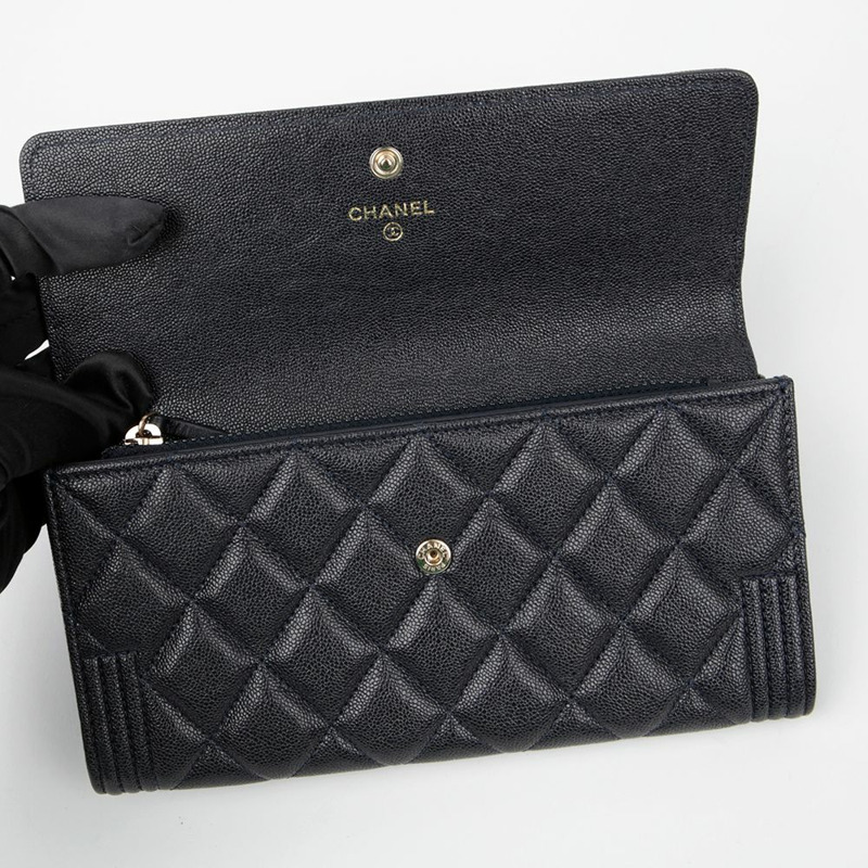 CHANEL Boy 經典長版皮夾 魚子醬色 A80286-5