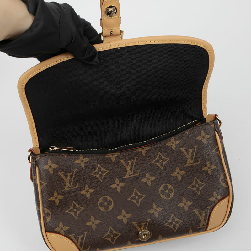 LOUIS VUITTON M45985 Diane 單肩斜背包-10